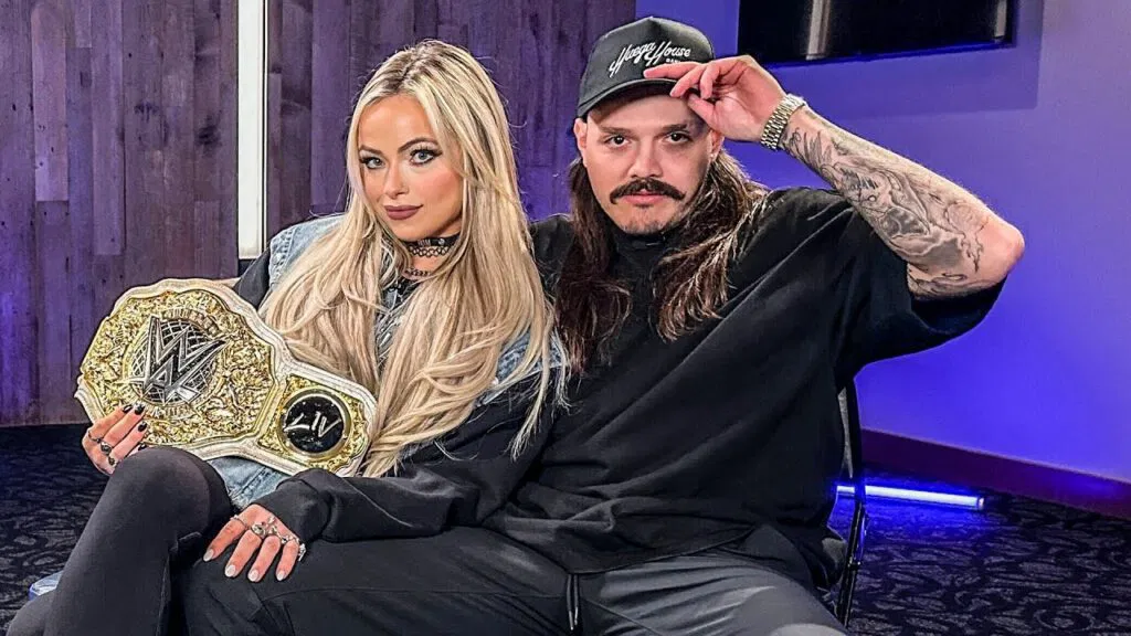 dominik mysterio wife
