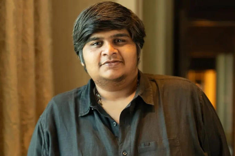 karthik subbaraj wife