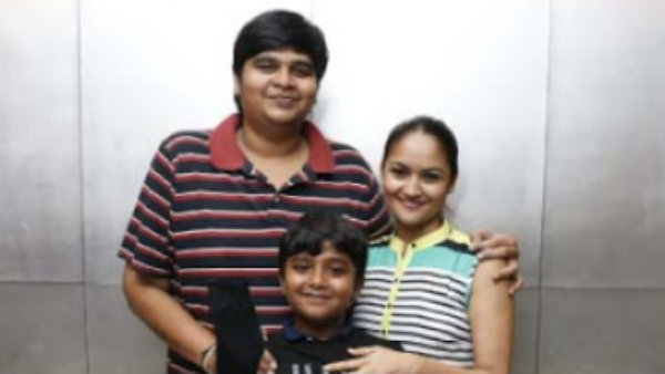 karthik subbaraj wife